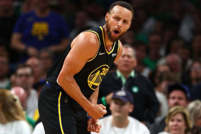 戴尔·库里称:库里完全能打到40岁 戴尔·库里称:库里完全能打到40岁